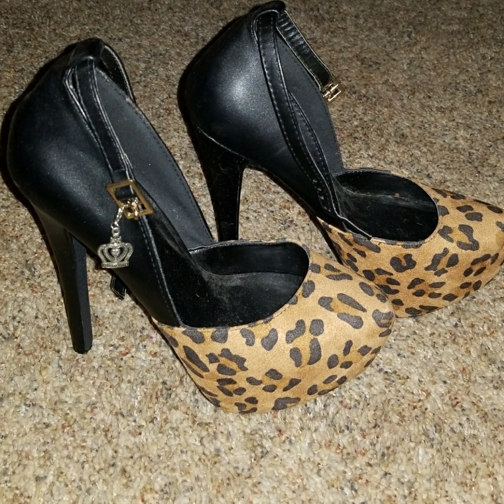5in black and leopard print heels